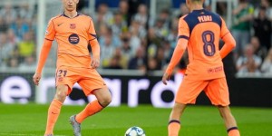 哈萨克斯坦教头深情致敬哈维·阿隆索：足球智慧与执教哲学的传承